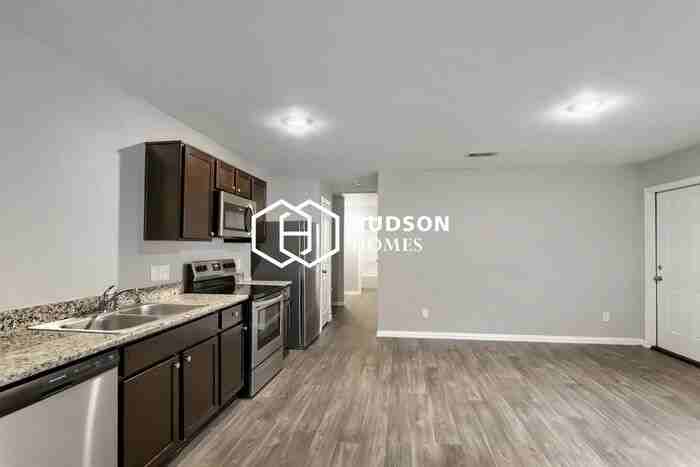 7644 Teesdale Dr #B - Photo 4 of 14