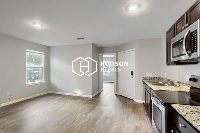 7644 Teesdale Dr #B - Photo 5 of 14