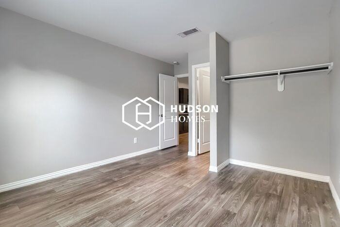 7644 Teesdale Dr #B - Photo 6 of 14