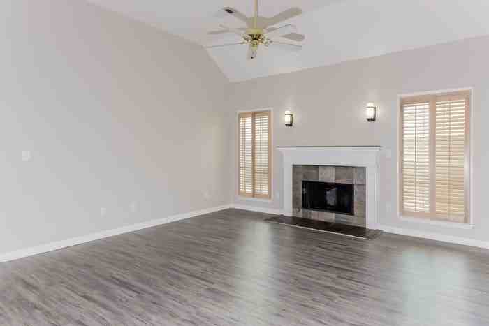 2550 Samar Dr - Photo 3 of 11