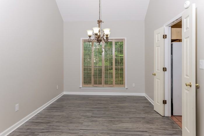 2550 Samar Dr - Photo 4 of 11