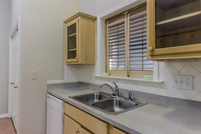 2550 Samar Dr - Photo 6 of 11