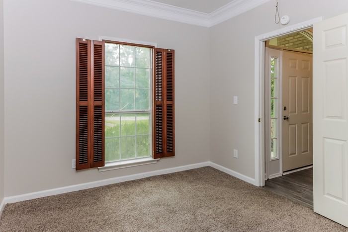 2550 Samar Dr - Photo 7 of 11