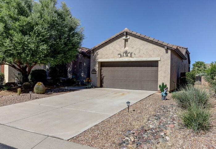 2227 E Apache Springs Ln - Photo 3 of 38