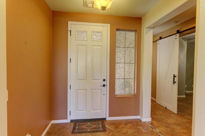 2227 E Apache Springs Ln - Photo 5 of 38