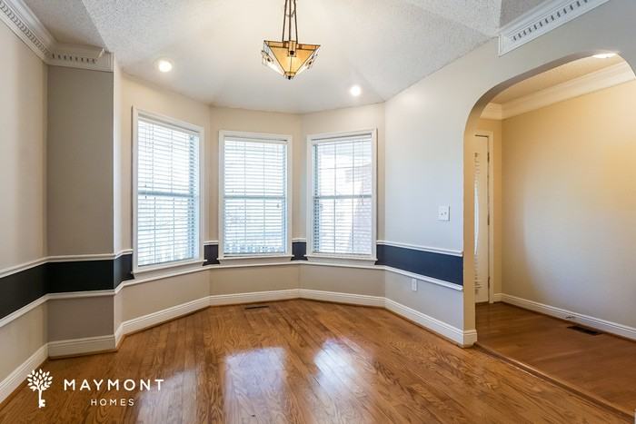 21211 Michelle Dr - Photo 5 of 12