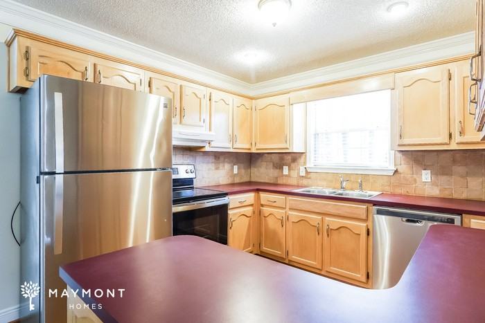 21211 Michelle Dr - Photo 6 of 12