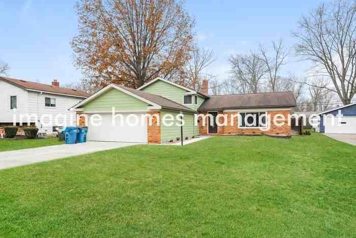 26429 Redwood Dr - Photo 4 of 22