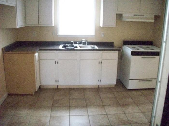 3227 Sinclair St - Photo 3 of 6