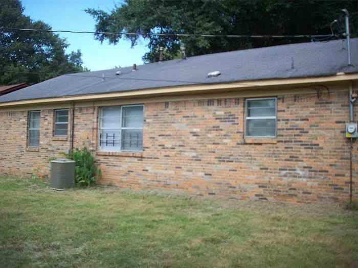 3227 Sinclair St - Photo 6 of 6