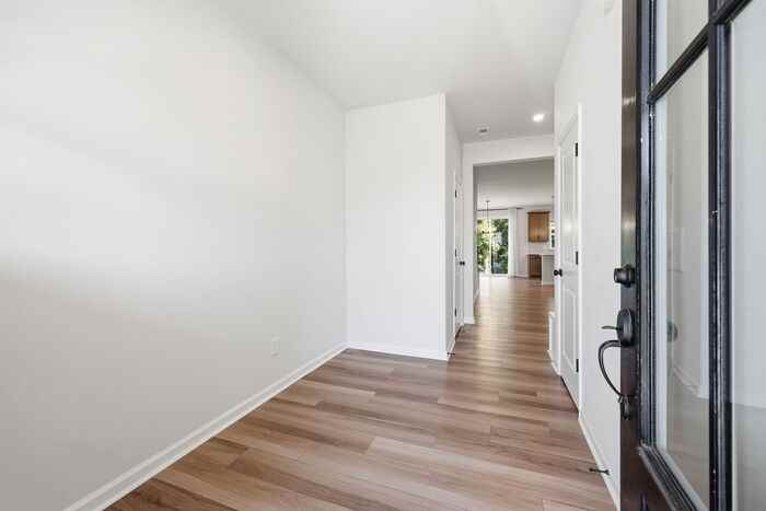 1103 Grays Mill Rd - Photo 4 of 39