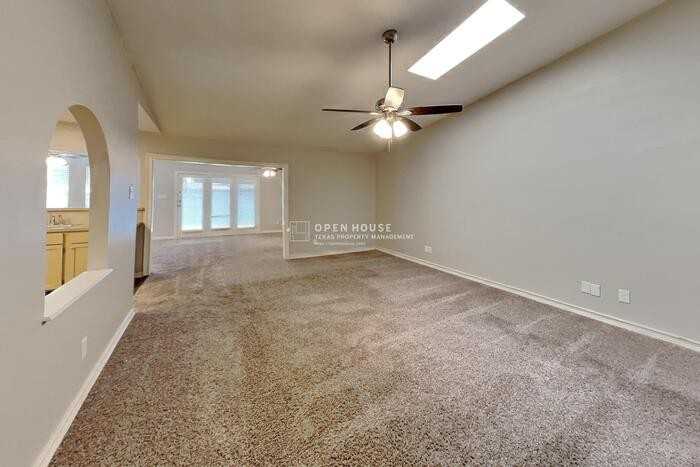 4820 Ash Glen Ln - Photo 4 of 21