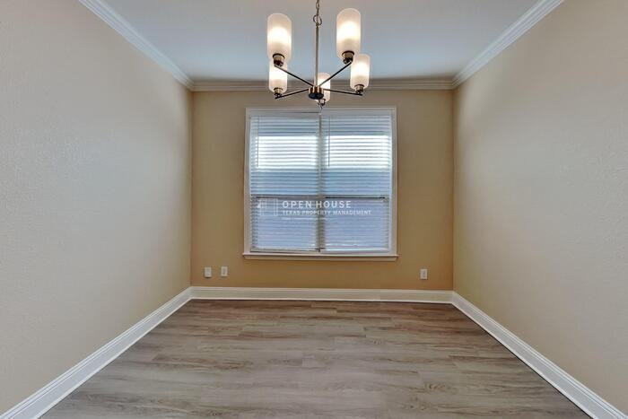 309 Hudson Ln - Photo 7 of 23