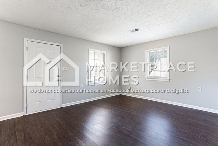 252 Little St Se - Photo 5 of 26