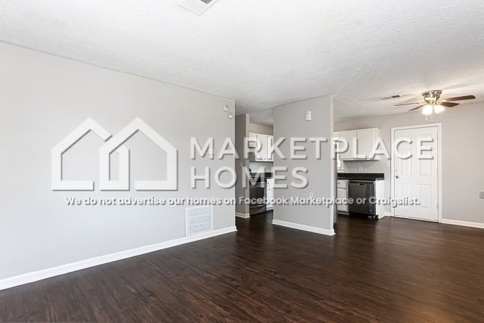 252 Little St Se - Photo 7 of 26