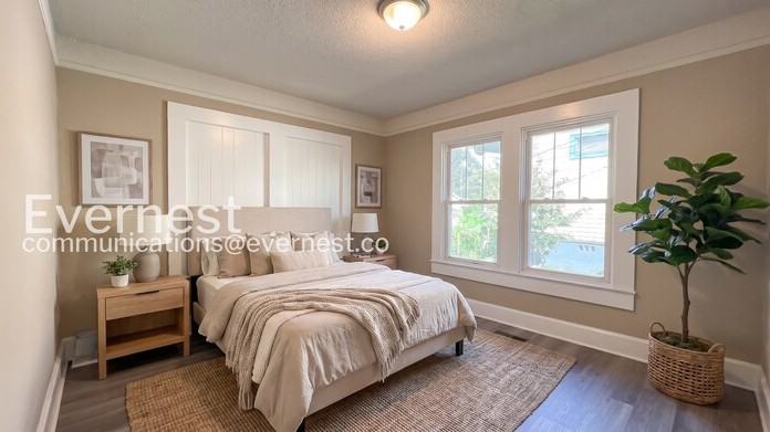 703 11th Ave - Photo 3 of 28