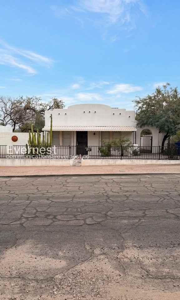 1226 N Olsen Ave - Photo 2 of 24