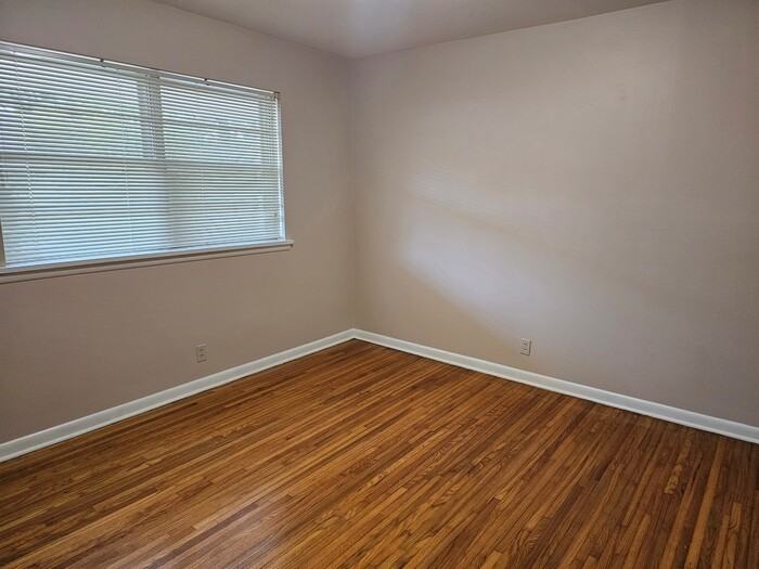 5505 A St #B - Photo 3 of 7