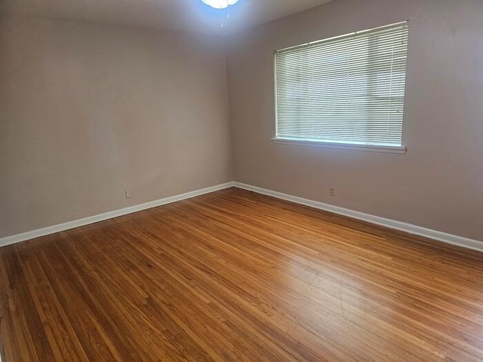 5505 A St #B - Photo 4 of 7