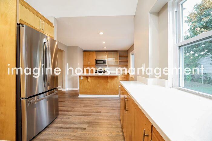 24000 Edgehill Dr - Photo 6 of 17