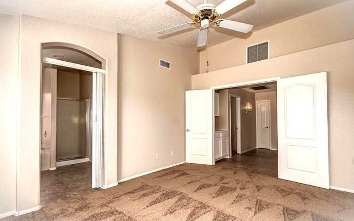 5331 W Pontiac Dr - Photo 7 of 15