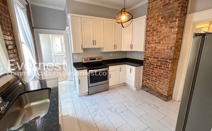 2113 Union Ave - Photo 5 of 27