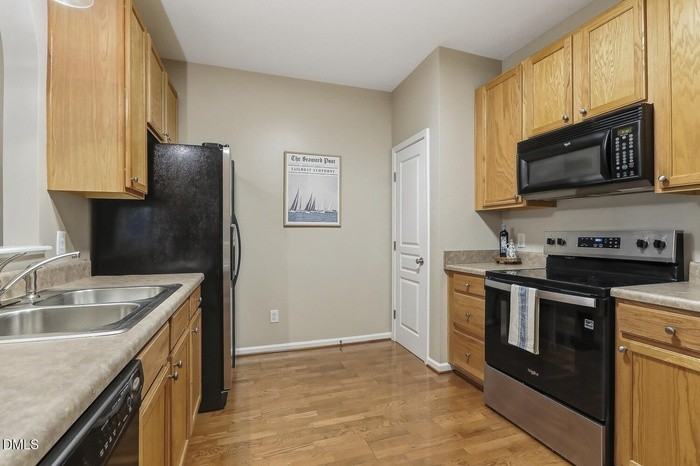 2506 Bryarton Village Way - Photo 4 of 36