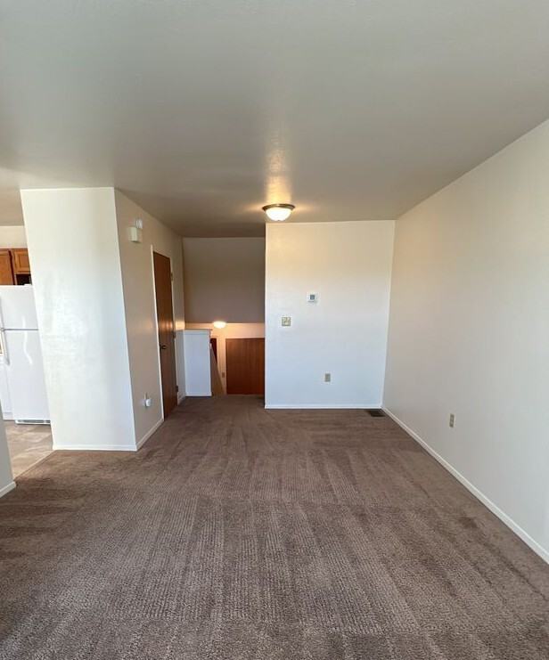 1185 Desmet Ct - Photo 4 of 6