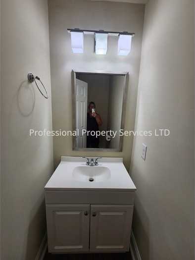32 Maple Ave - Photo 3 of 25