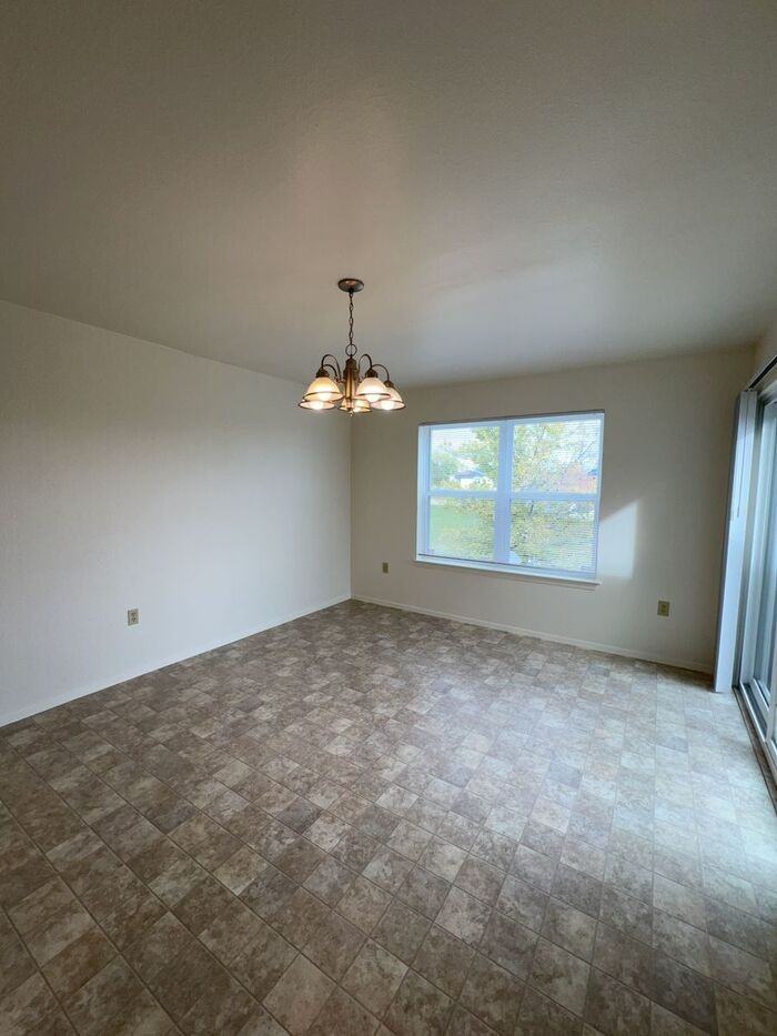 268 Wilder Ct - Photo 3 of 7