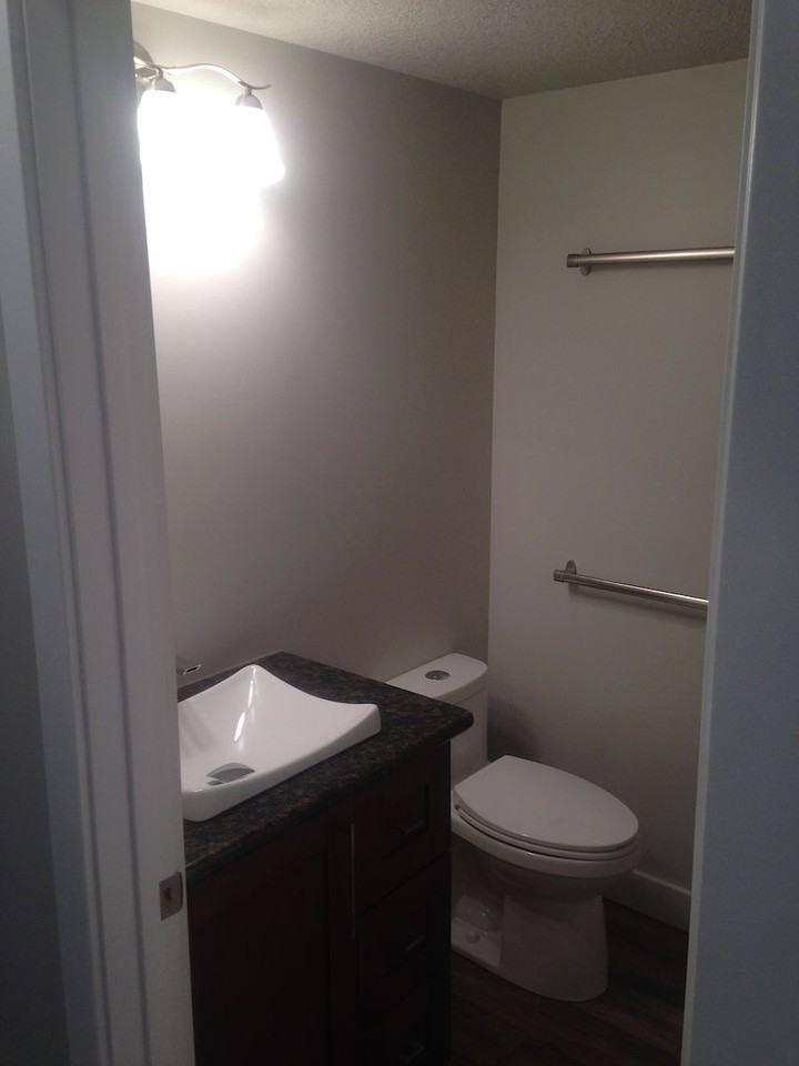 4709 54 Ave - Photo 5 of 11