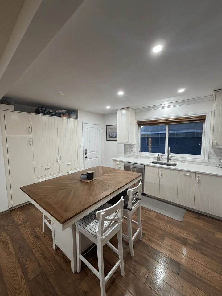 2015 Vaughan St Ne - Photo 2 of 21