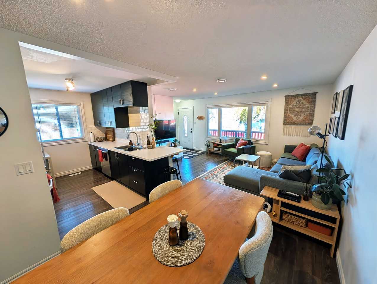 8351 34 Ave Nw - Photo 6 of 13