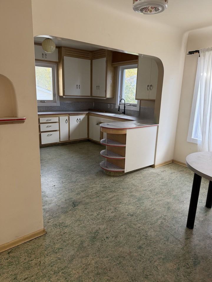6015 106 St Nw - Photo 2 of 8