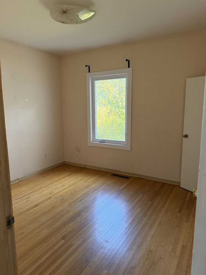 6015 106 St Nw - Photo 3 of 8