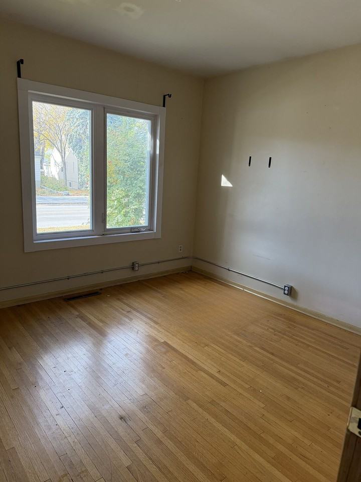 6015 106 St Nw - Photo 4 of 8