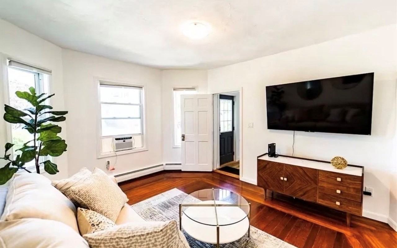 469 Mount Hope Ave #2
