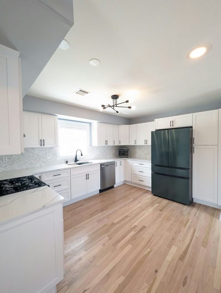726 23rd St #3 - Photo 2 of 24