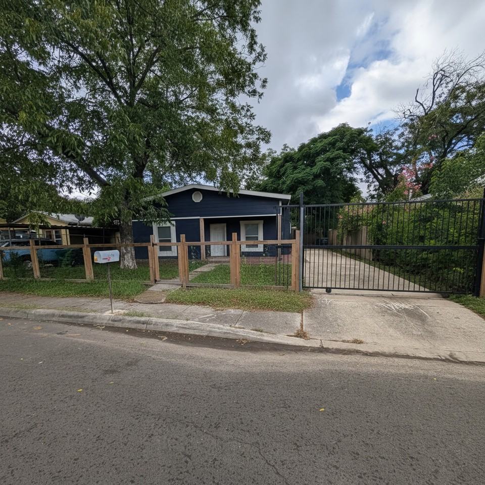 1230 Chalmers Ave #NA - Photo 2 of 12