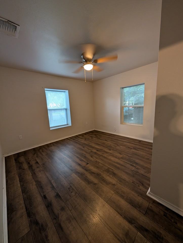 1230 Chalmers Ave #NA - Photo 7 of 12