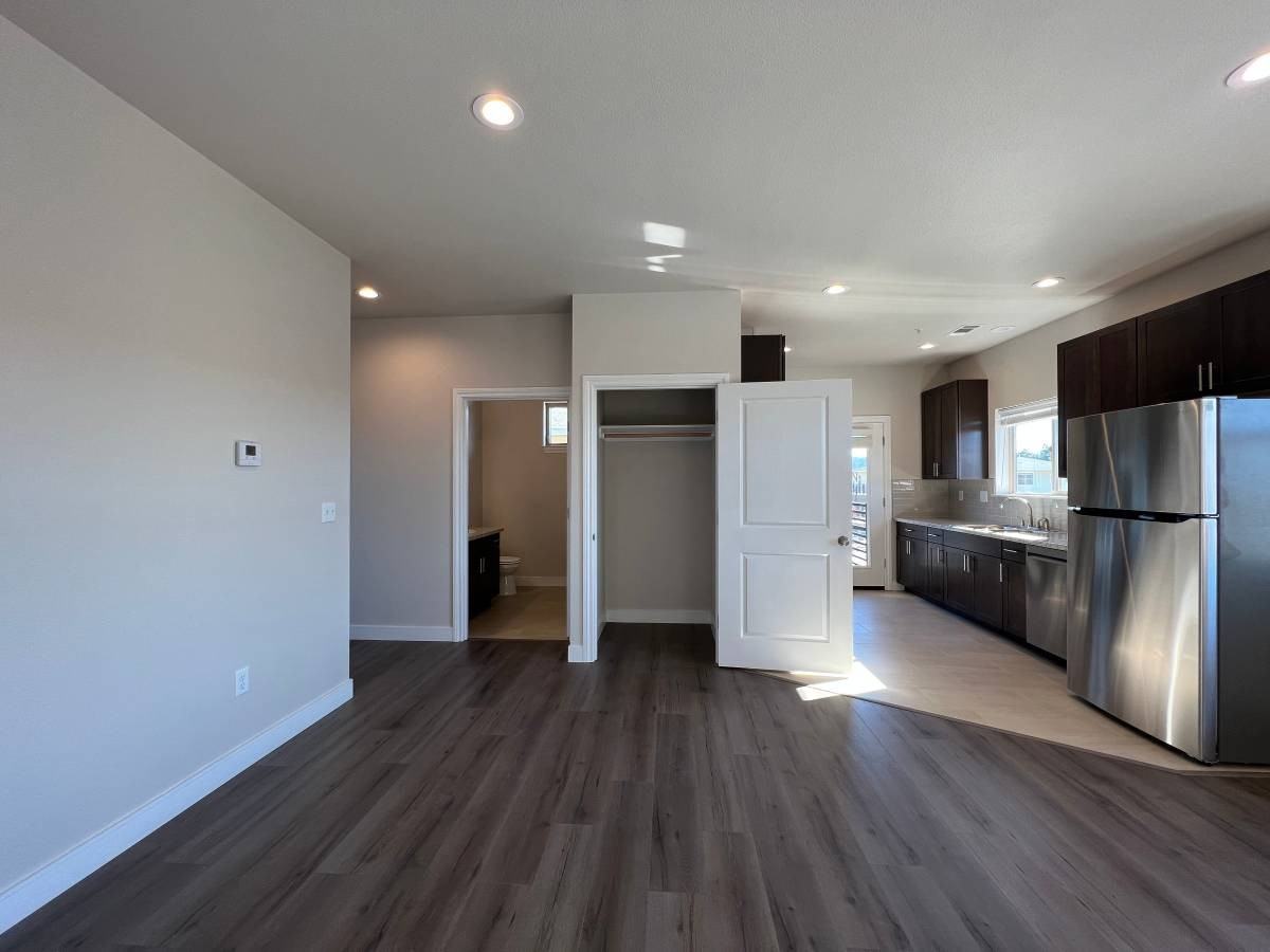 3049 Smith Ln - Photo 4 of 21