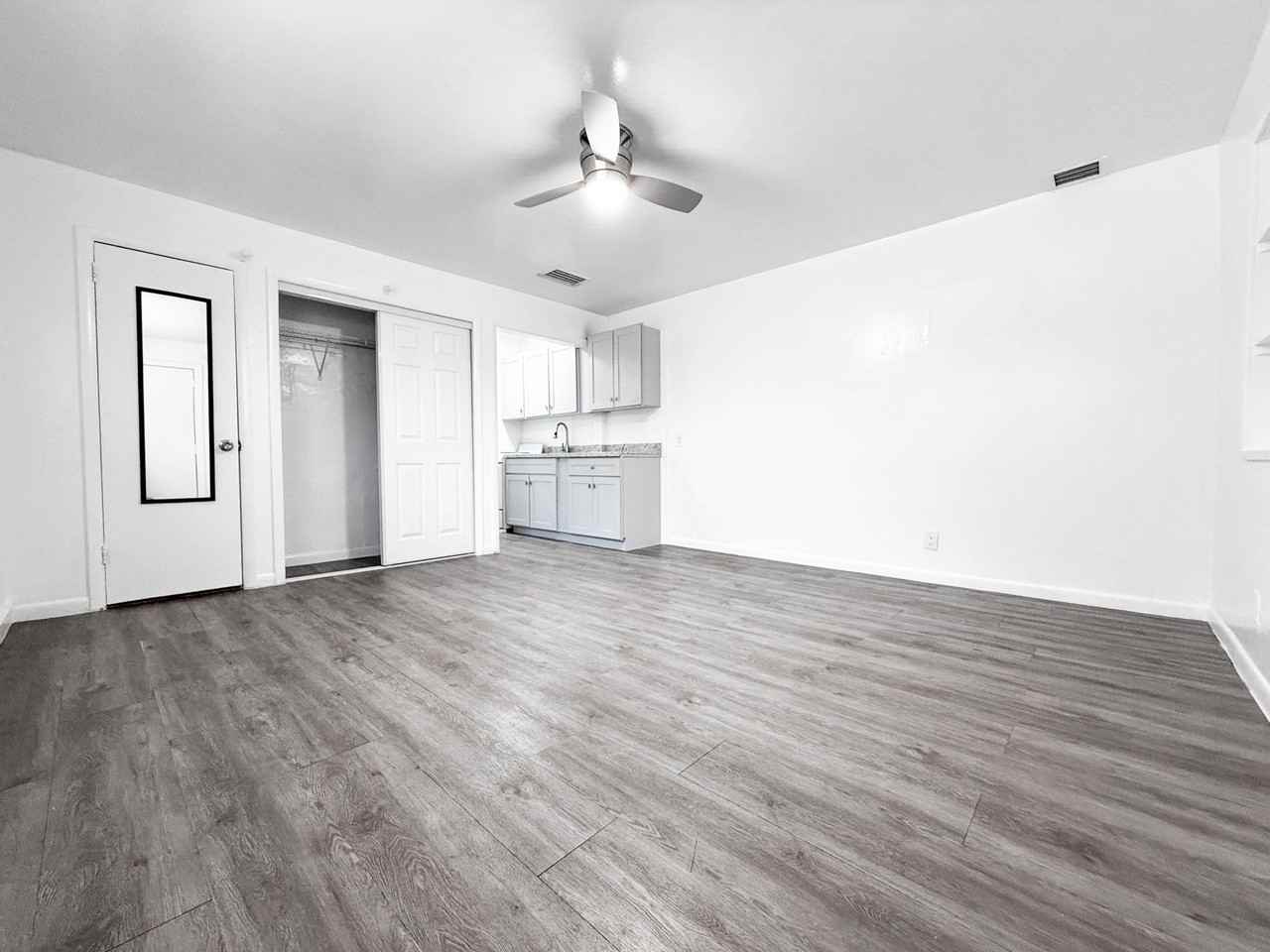 521 S Federal Hwy #7 - Photo 4 of 10
