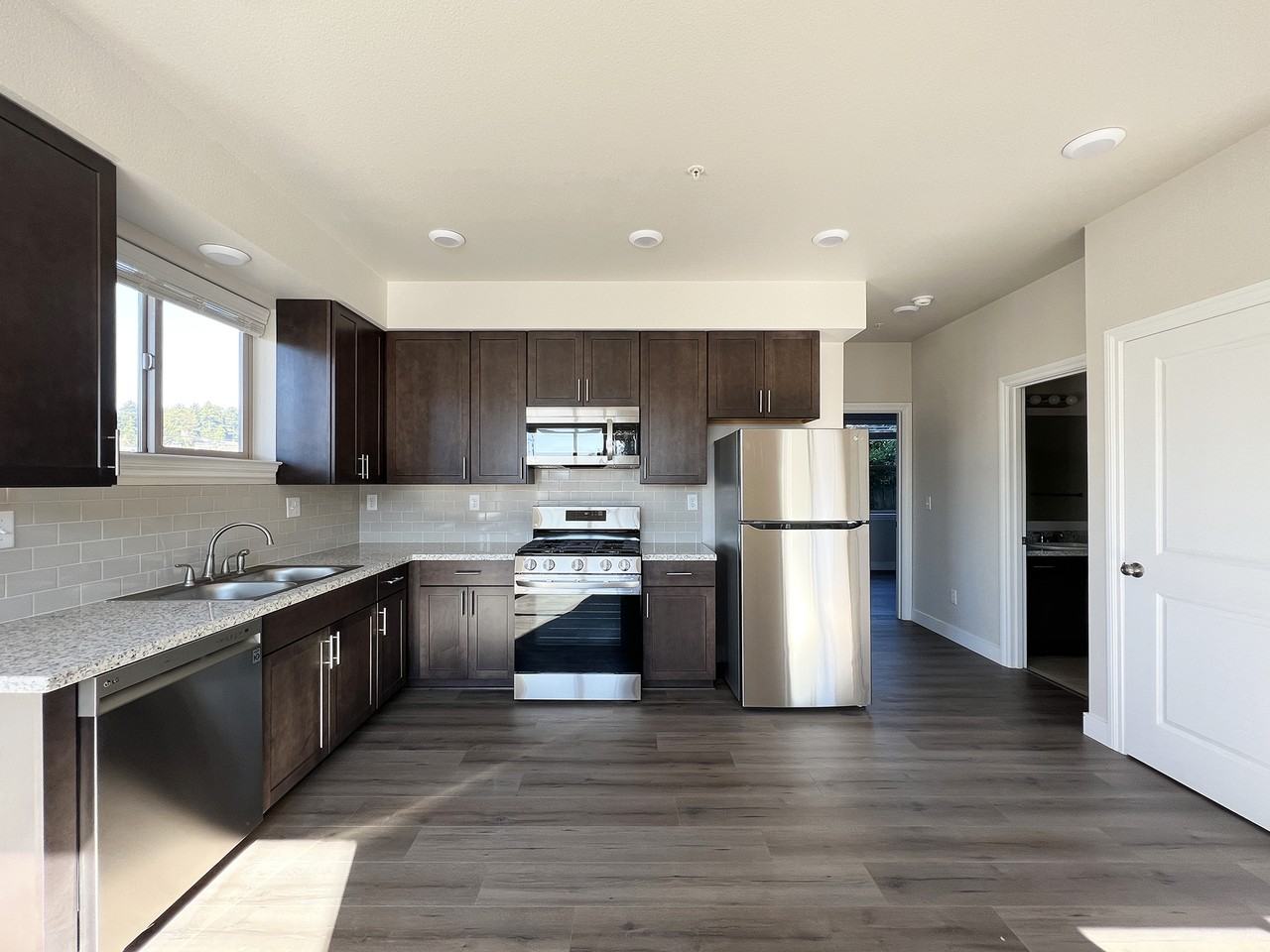 3055 Smith Ln - Photo 4 of 14