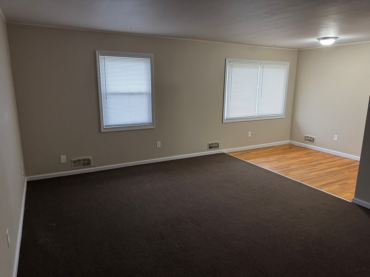 1610 N Yellow Springs St #10 - Photo 3 of 12