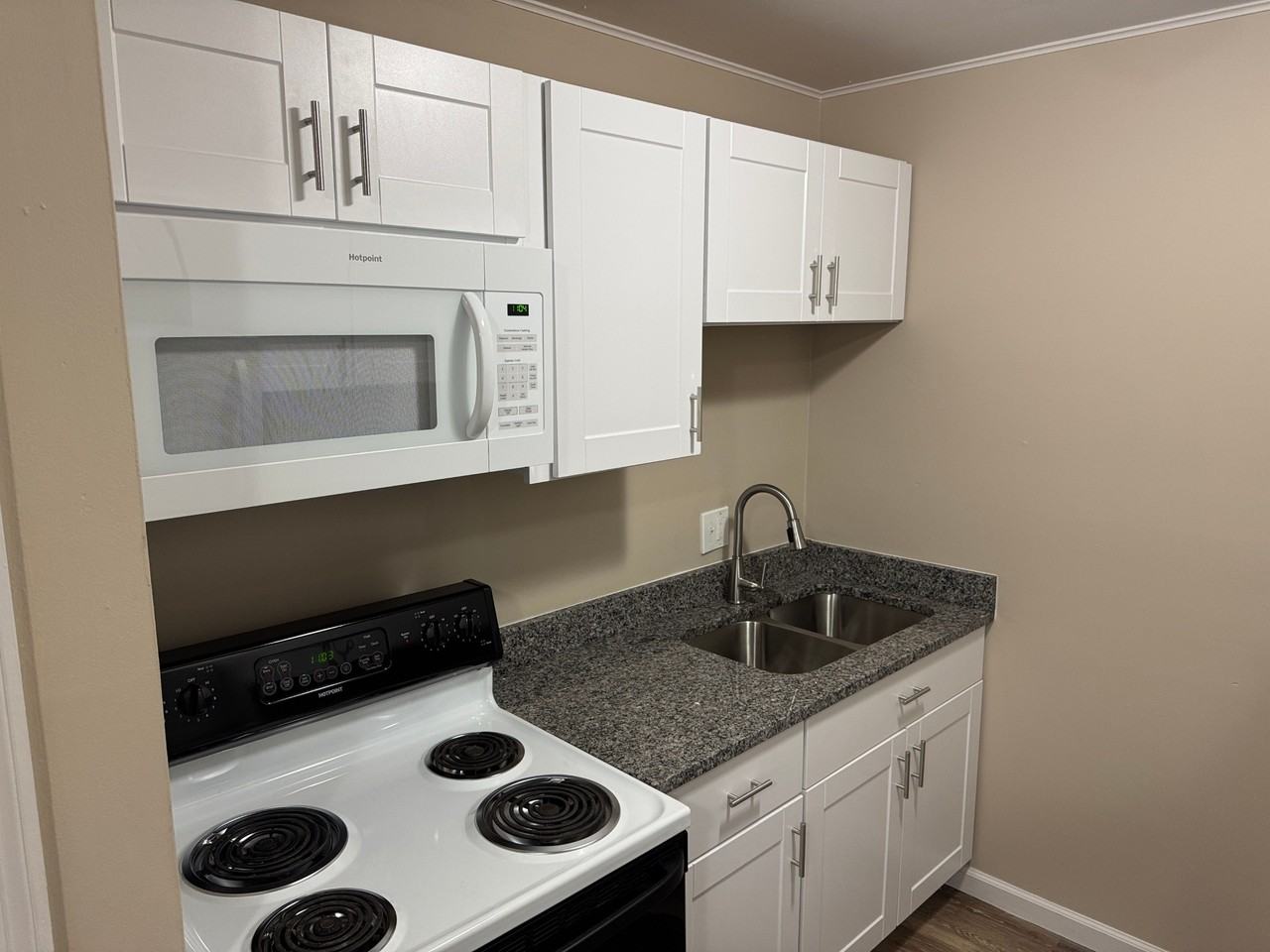 1610 N Yellow Springs St #10 - Photo 6 of 12