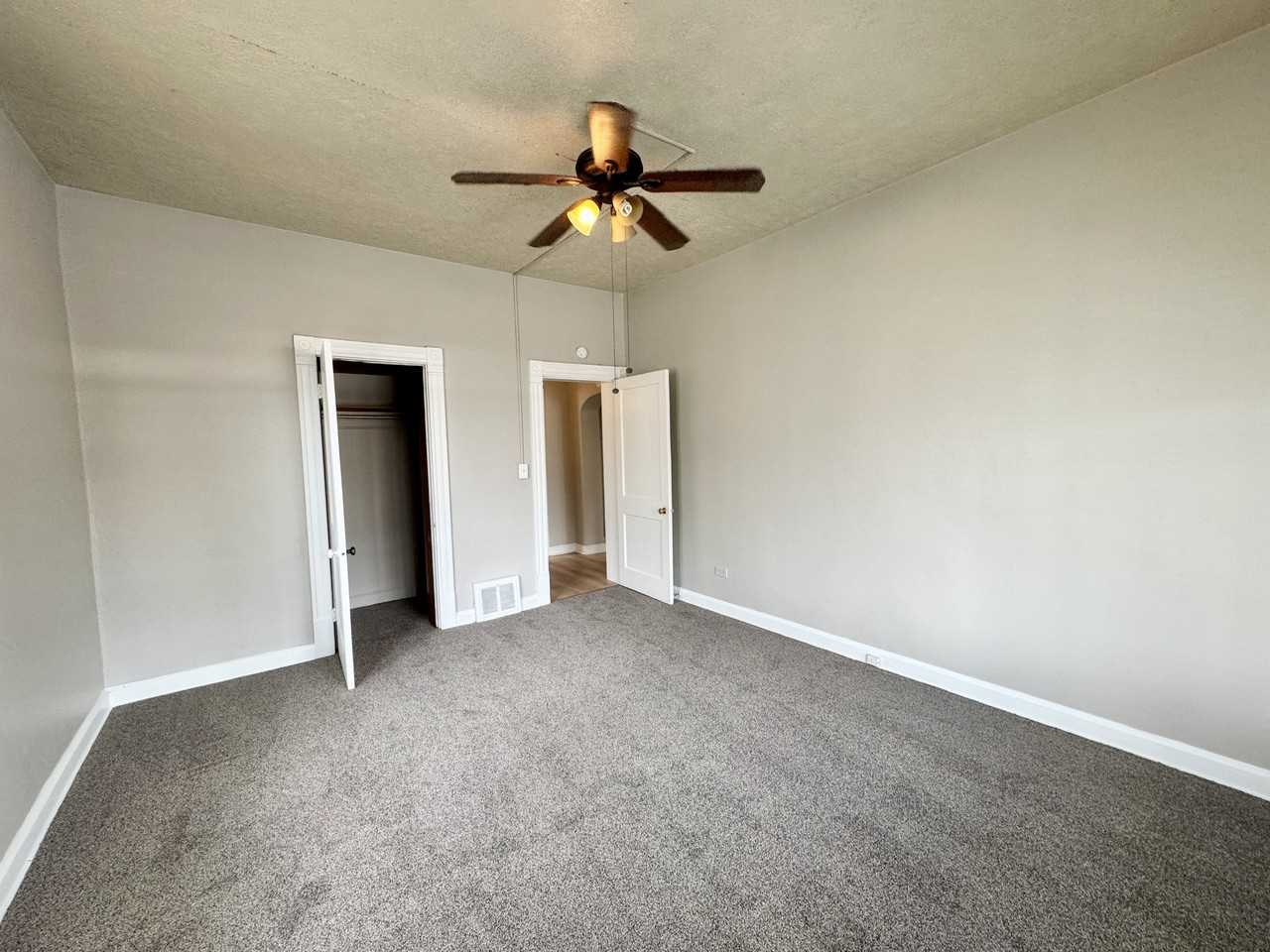 116 11th St Ne #116 - Photo 6 of 7