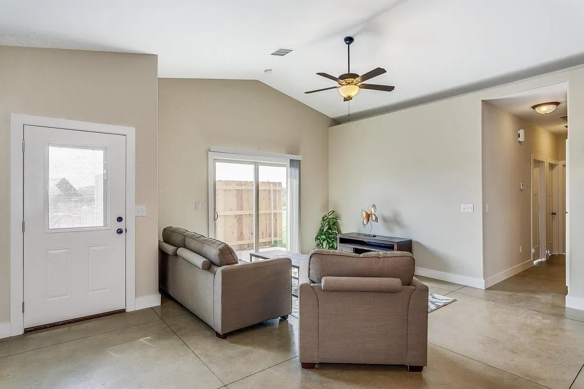 6412 S Vassar Ave #6412 - Photo 6 of 14