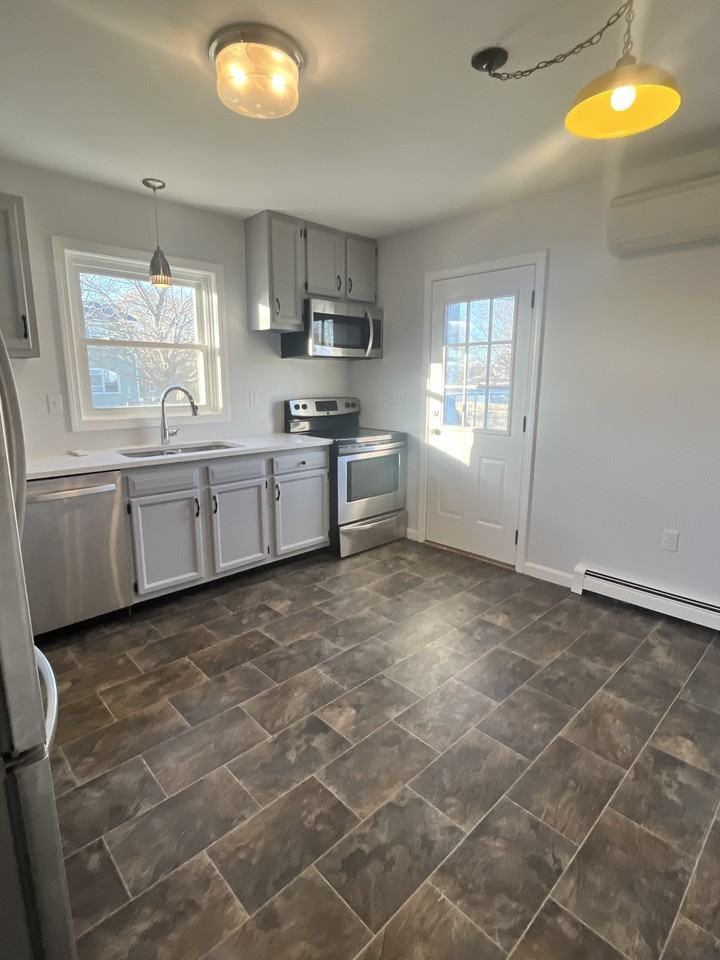 8 Christine Rd #NA - Photo 6 of 31