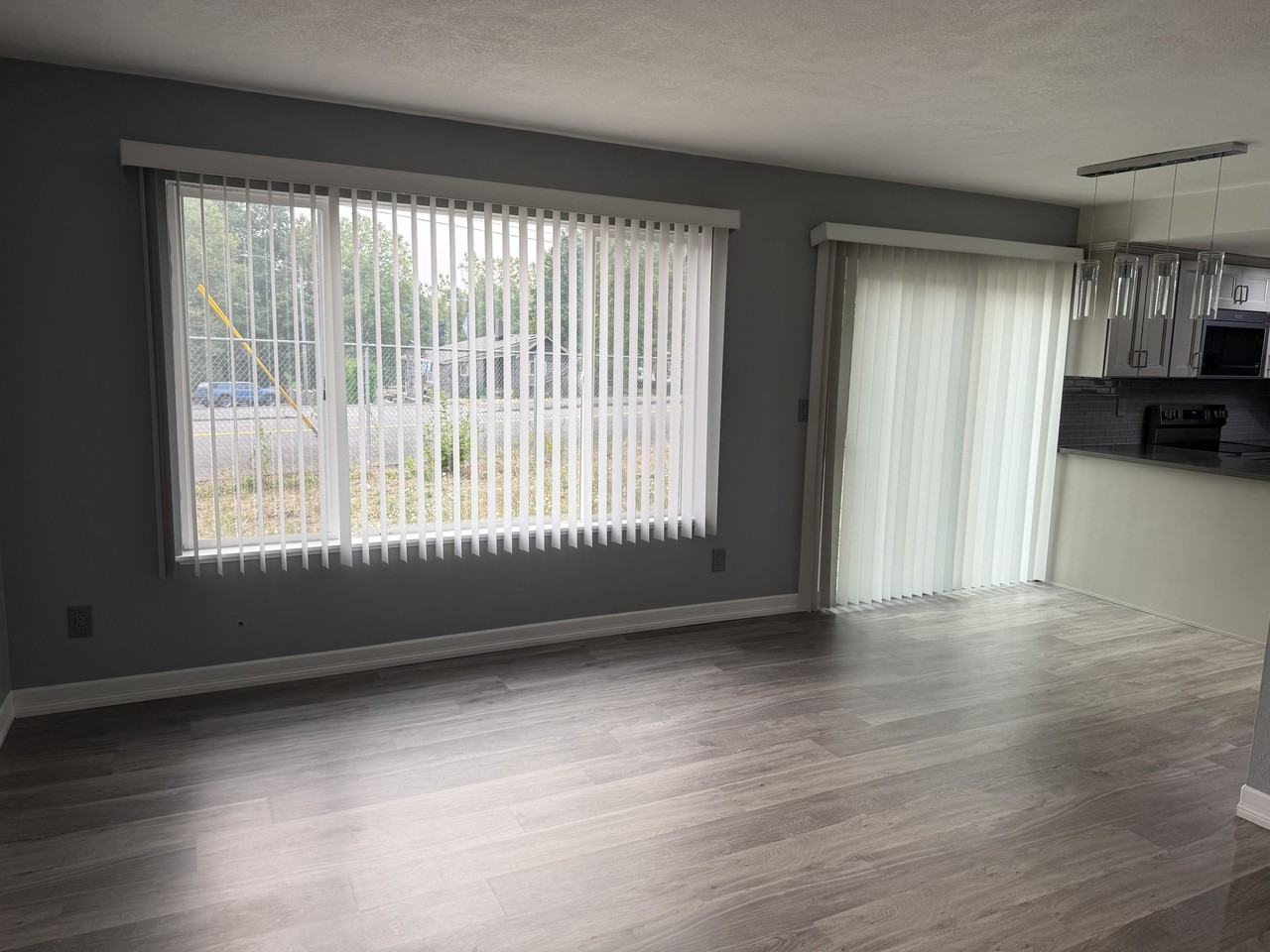 225 Se Hood Ave #225-255 - Photo 2 of 18