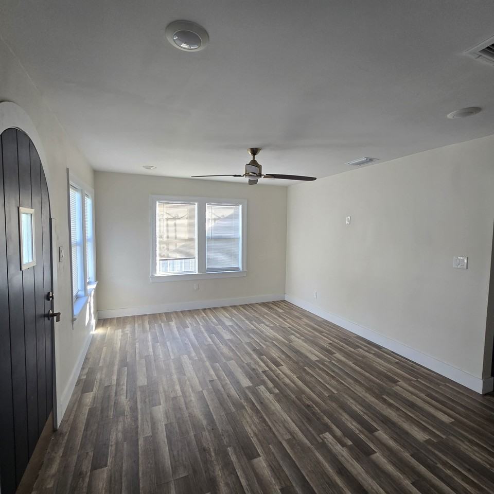 3404 N Avon Ave #NA - Photo 4 of 8